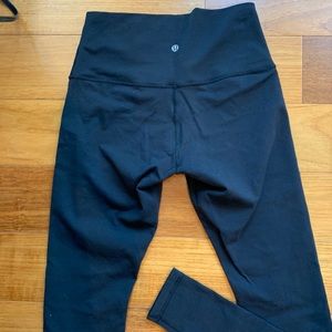 Lululemon Wunder Under size 8